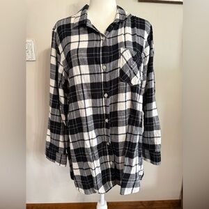 Old Navy XL Black and White Plaid Tunic Button Down